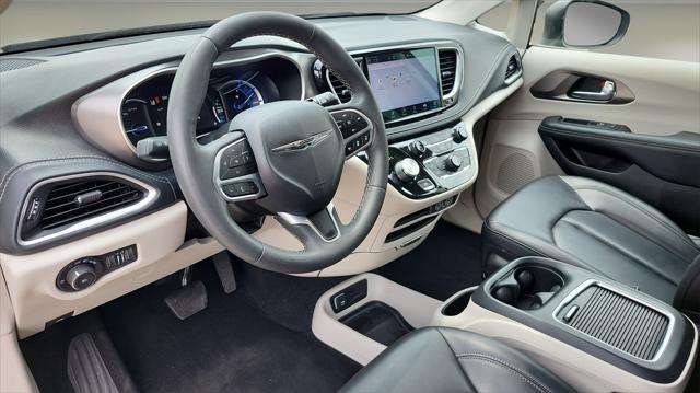 used 2023 Chrysler Pacifica Hybrid car, priced at $25,991
