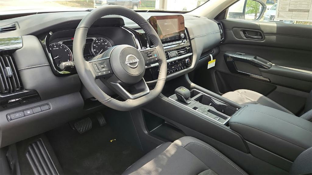 new 2024 Nissan Pathfinder car, priced at $34,976