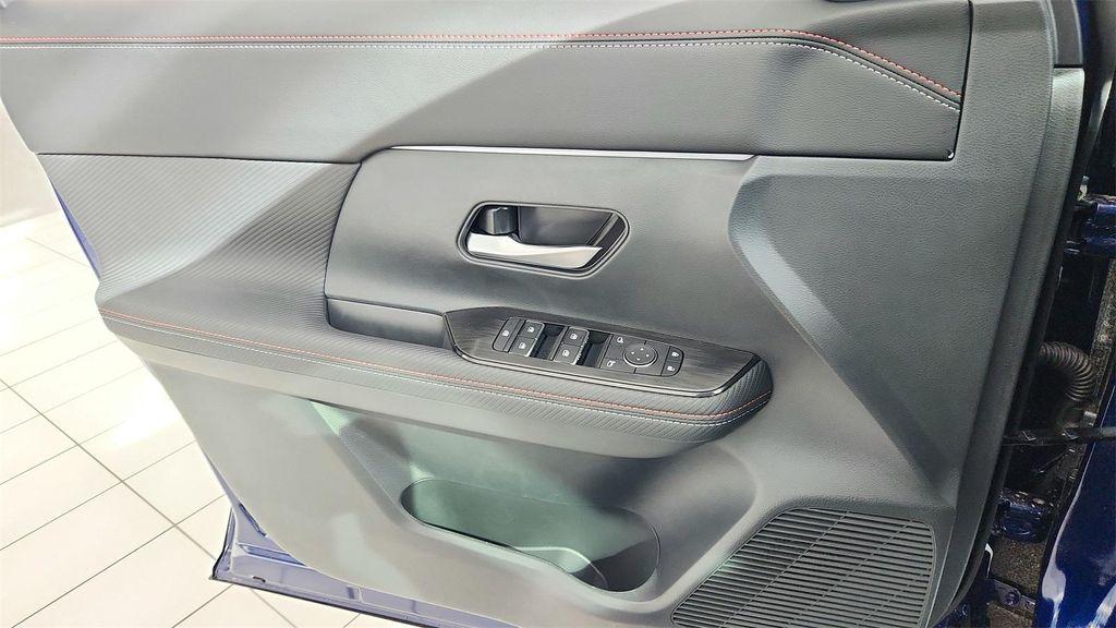 new 2025 Nissan Kicks car, priced at $26,281