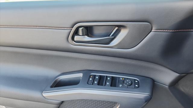 new 2025 Nissan Pathfinder car, priced at $42,382