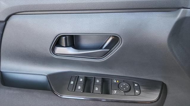 new 2025 Nissan Kicks car, priced at $22,857