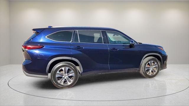 used 2021 Toyota Highlander car, priced at $26,459