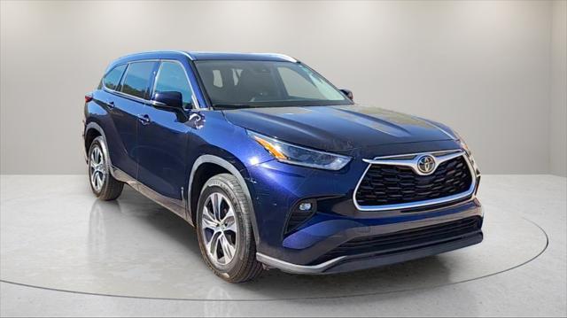 used 2021 Toyota Highlander car, priced at $26,459