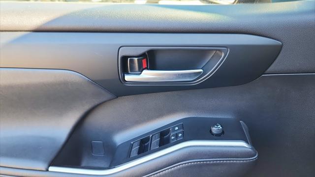 used 2021 Toyota Highlander car, priced at $26,459