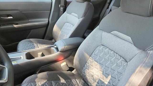 new 2025 Nissan Kicks car, priced at $24,434
