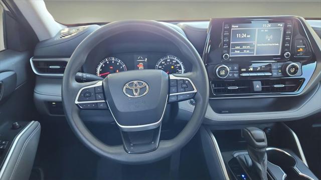 used 2022 Toyota Highlander car, priced at $27,454