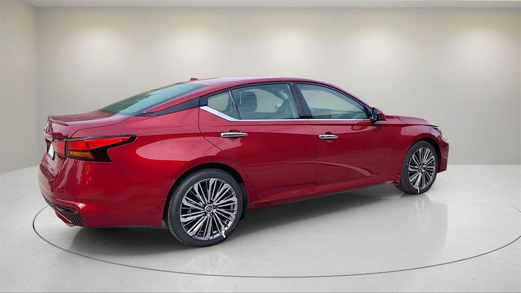 new 2025 Nissan Altima car, priced at $33,721
