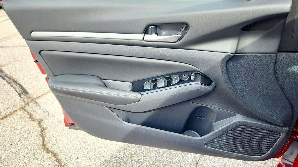 new 2025 Nissan Altima car, priced at $33,721