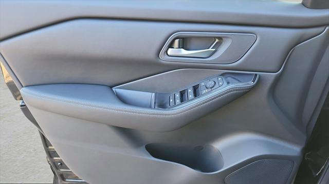 new 2025 Nissan Rogue car, priced at $33,498