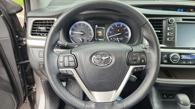 used 2018 Toyota Highlander car, priced at $25,884