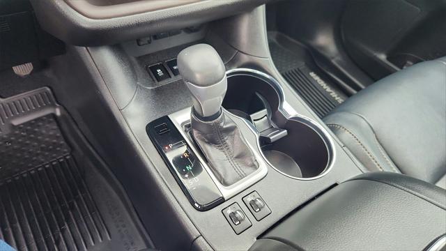 used 2018 Toyota Highlander car, priced at $25,884