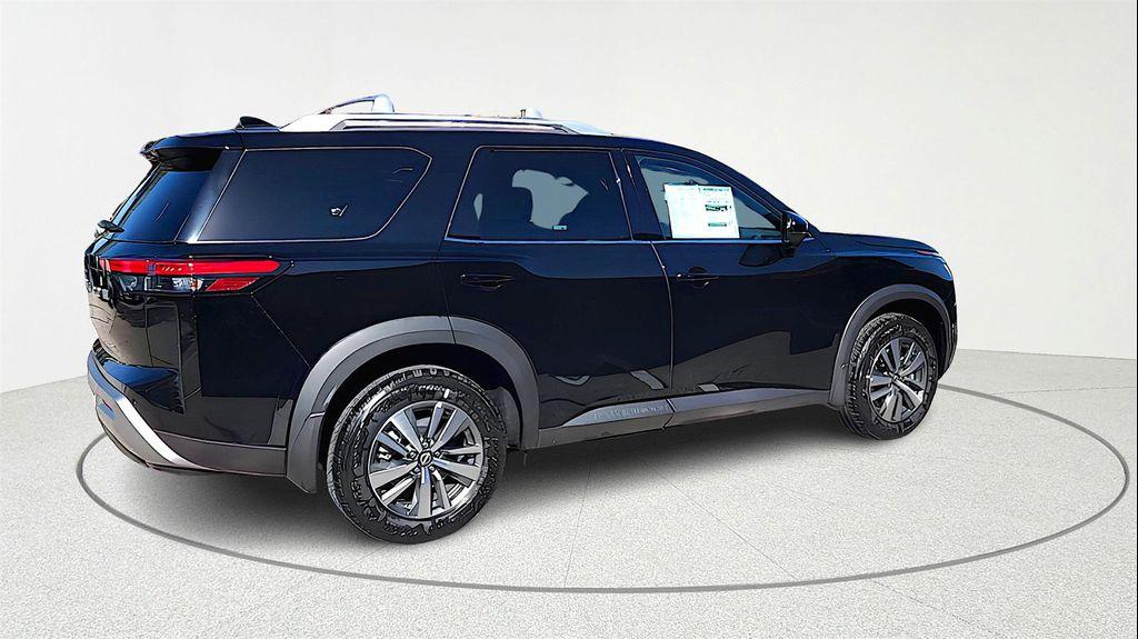 used 2025 Nissan Pathfinder car, priced at $36,904