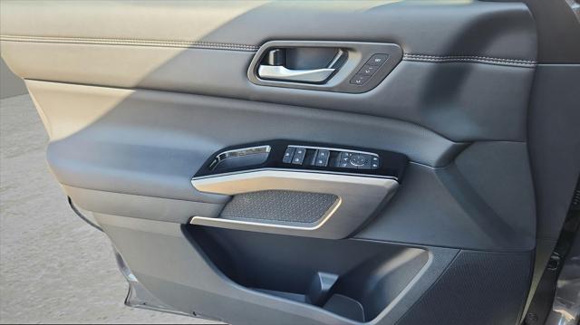 new 2025 Nissan Pathfinder car, priced at $47,396