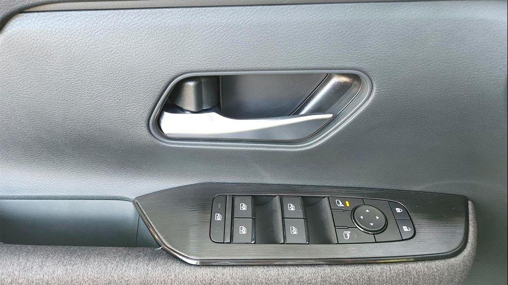 new 2025 Nissan Kicks car, priced at $25,303