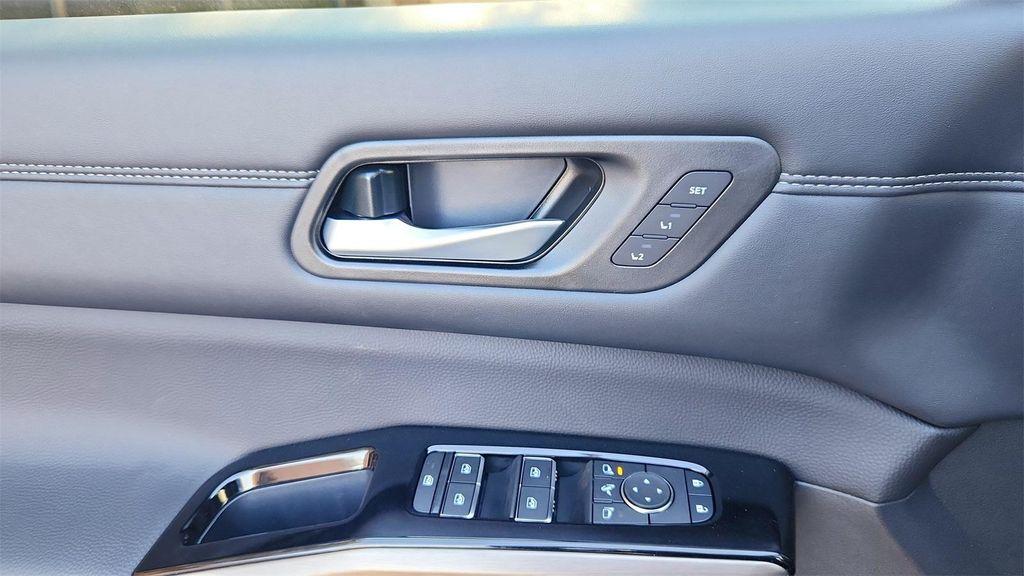 new 2025 Nissan Pathfinder car, priced at $47,043