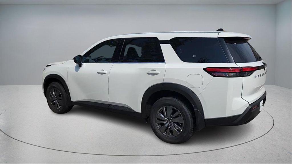 new 2025 Nissan Pathfinder car, priced at $35,336