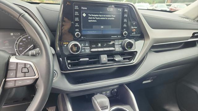 used 2022 Toyota Highlander car, priced at $32,511