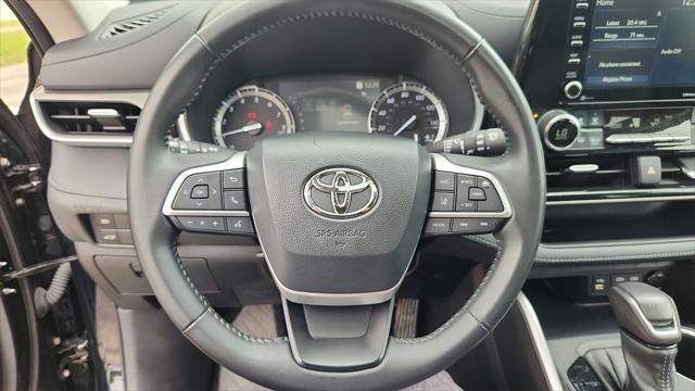 used 2022 Toyota Highlander car, priced at $32,511