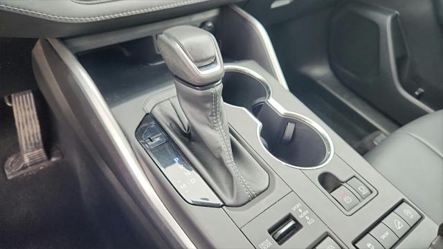 used 2022 Toyota Highlander car, priced at $32,511