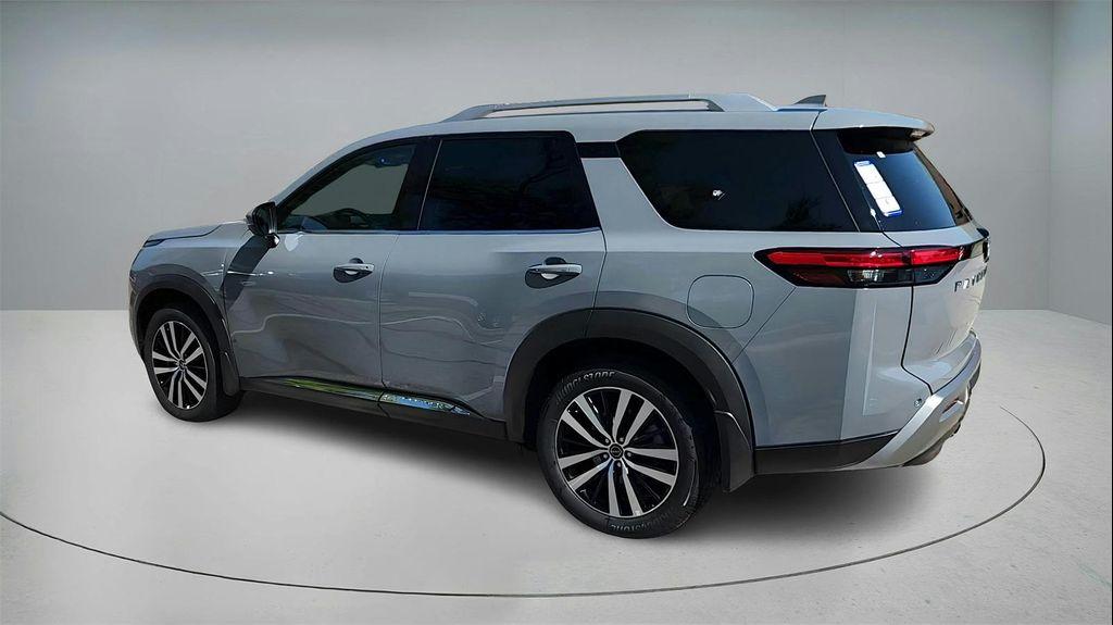 new 2025 Nissan Pathfinder car, priced at $47,131