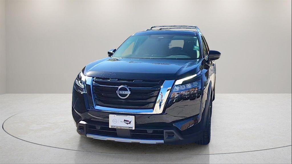 new 2025 Nissan Pathfinder car, priced at $42,960