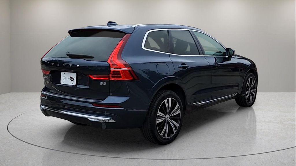 used 2022 Volvo XC60 car, priced at $27,860