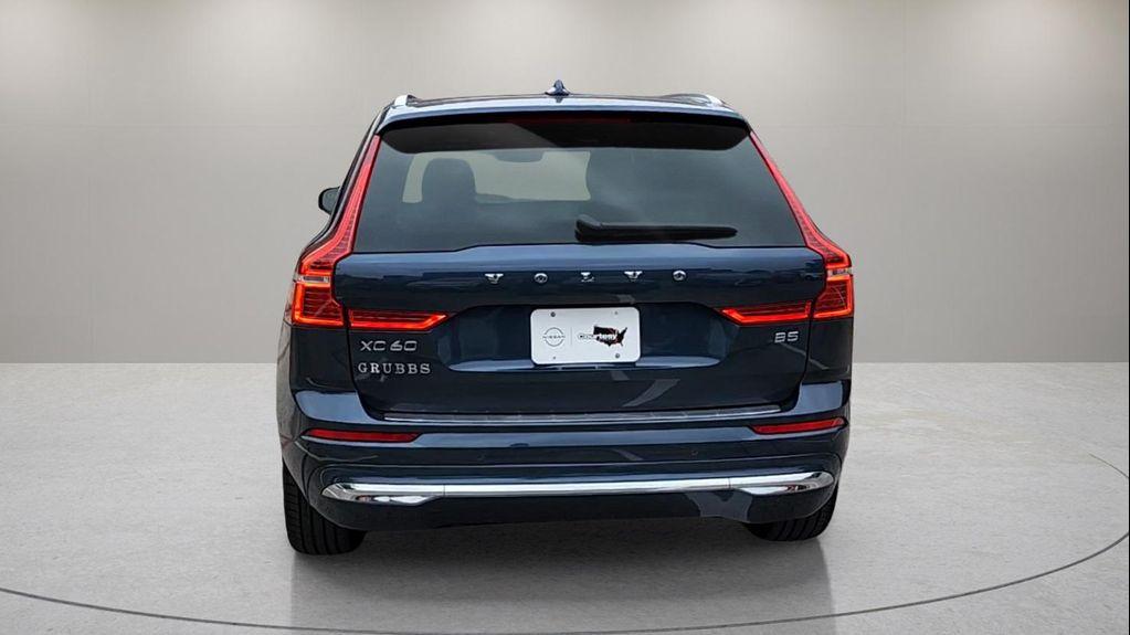 used 2022 Volvo XC60 car, priced at $27,860