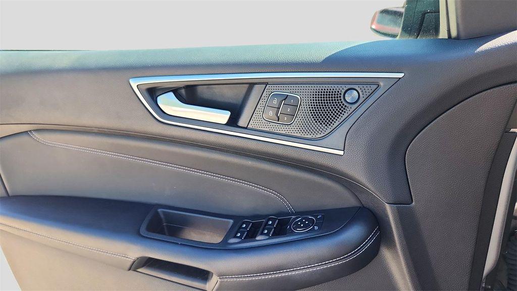 used 2024 Ford Edge car, priced at $29,948