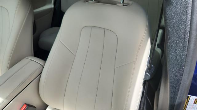used 2023 Mercedes-Benz GLB 250 car, priced at $33,176