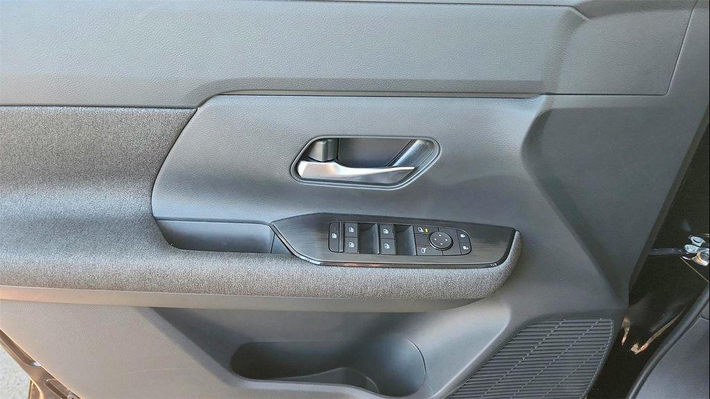 new 2025 Nissan Kicks car, priced at $26,725