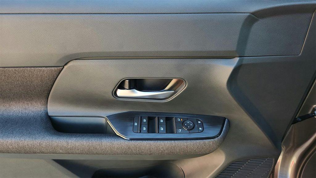 new 2026 Nissan Kicks car, priced at $27,670