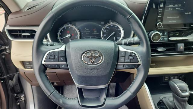 used 2022 Toyota Highlander car, priced at $31,709