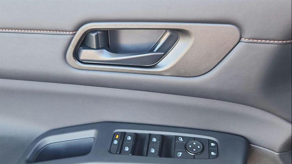 new 2025 Nissan Pathfinder car, priced at $43,382