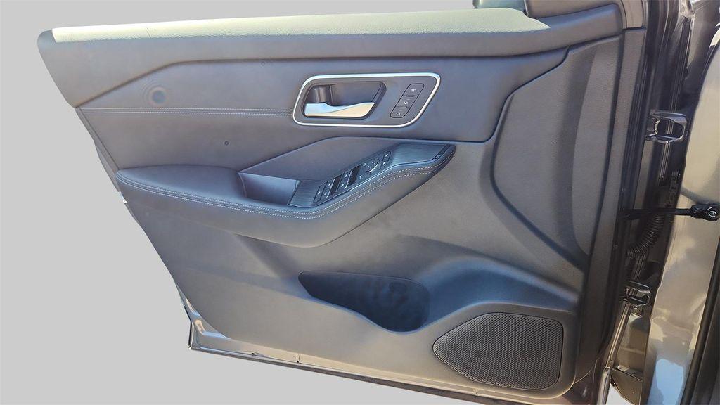new 2025 Nissan Rogue car, priced at $40,066