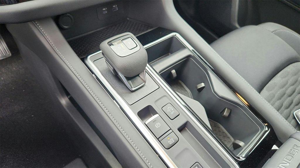 used 2025 Nissan Pathfinder car, priced at $31,999