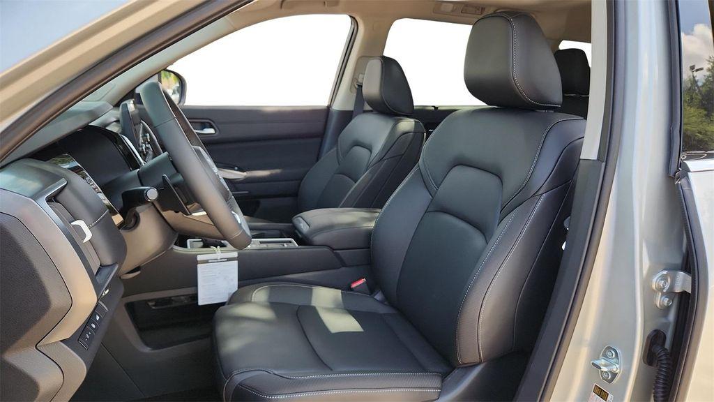new 2025 Nissan Pathfinder car, priced at $43,728
