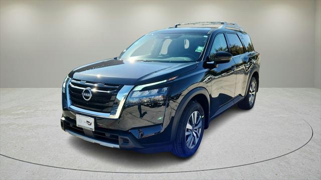 new 2025 Nissan Pathfinder car, priced at $43,160