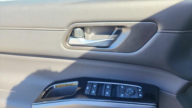 new 2025 Nissan Pathfinder car, priced at $43,160