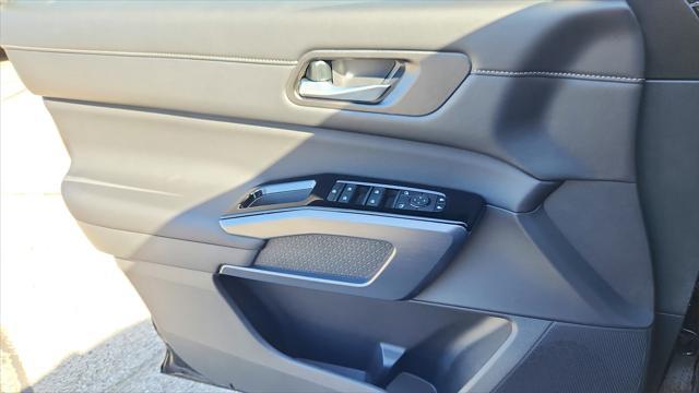 new 2025 Nissan Pathfinder car, priced at $43,160