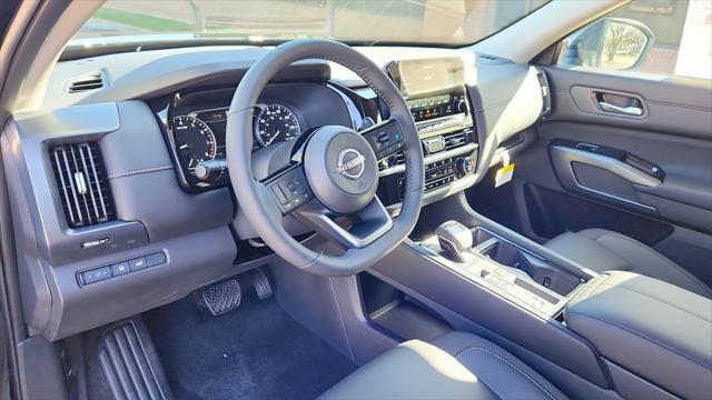new 2025 Nissan Pathfinder car, priced at $43,160