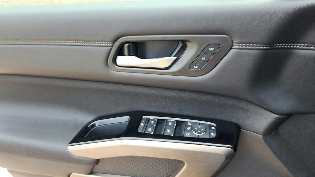 new 2025 Nissan Pathfinder car, priced at $47,661