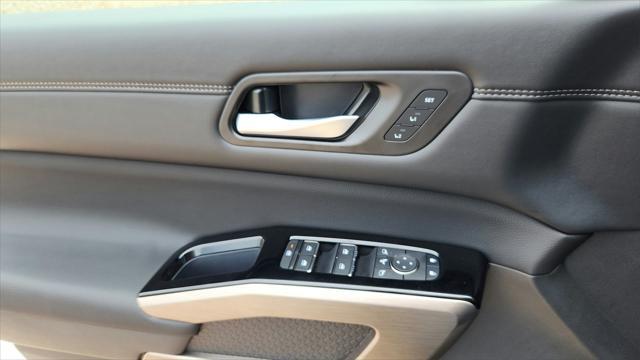 new 2025 Nissan Pathfinder car, priced at $48,243