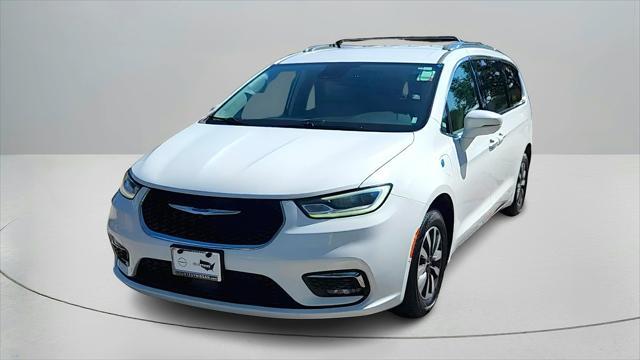 used 2021 Chrysler Pacifica Hybrid car, priced at $19,991