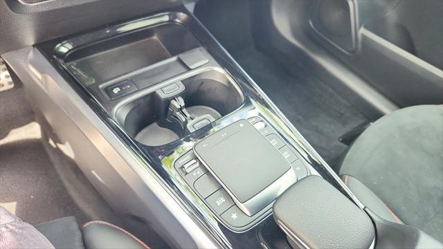 used 2022 Mercedes-Benz GLB 250 car, priced at $29,990