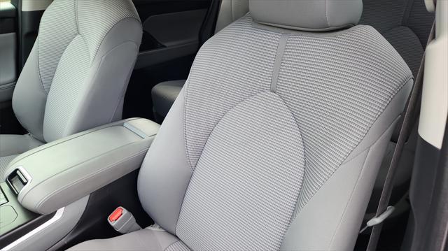 used 2022 Toyota Highlander car, priced at $29,371