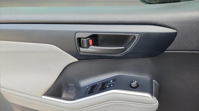 used 2022 Toyota Highlander car, priced at $29,371