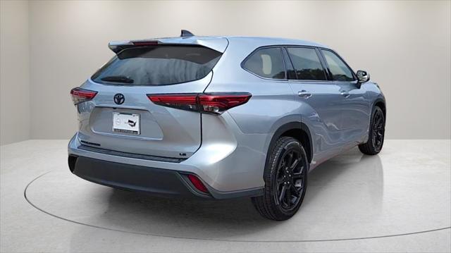used 2022 Toyota Highlander car, priced at $29,371