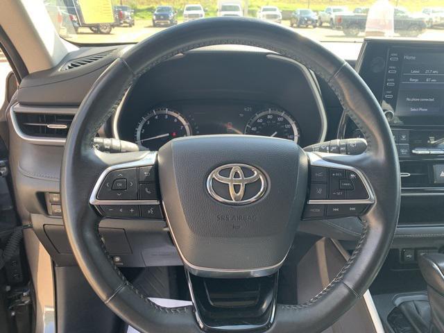 used 2021 Toyota Highlander car, priced at $32,472