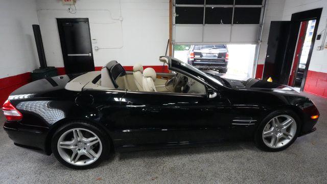 used 2007 Mercedes-Benz SL-Class car, priced at $12,275