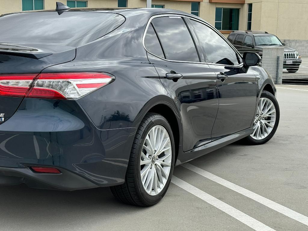 used 2020 Toyota Camry Hybrid car, priced at $28,495